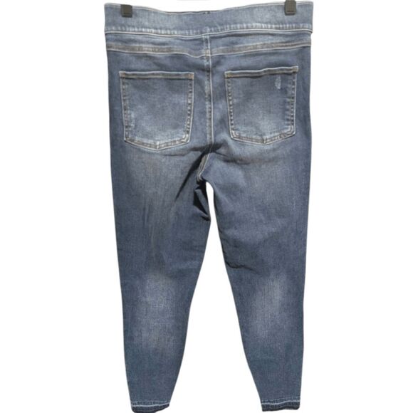 SPANX Distressed Skinny Jeans Size Medium - Picture 3 of 4